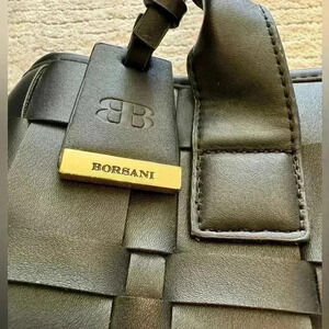 Beautiful BORSANI leather purse NWOT